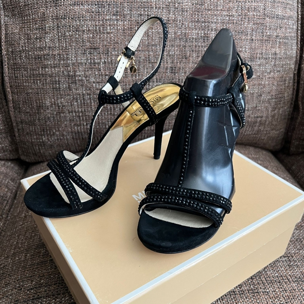 New NIOB Women's Michael Kors Yvonne Platform Black Suede Heels, Size 8